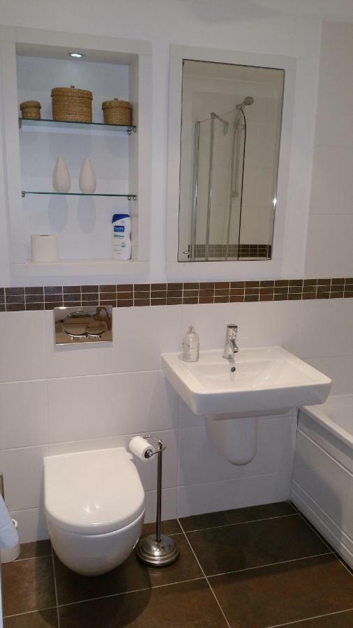 Oxford Apartment-- Free Parking 2 Bedrooms-2Bathrooms-Located In Jericho Oxford Close To Bus And Rail Station מראה חיצוני תמונה